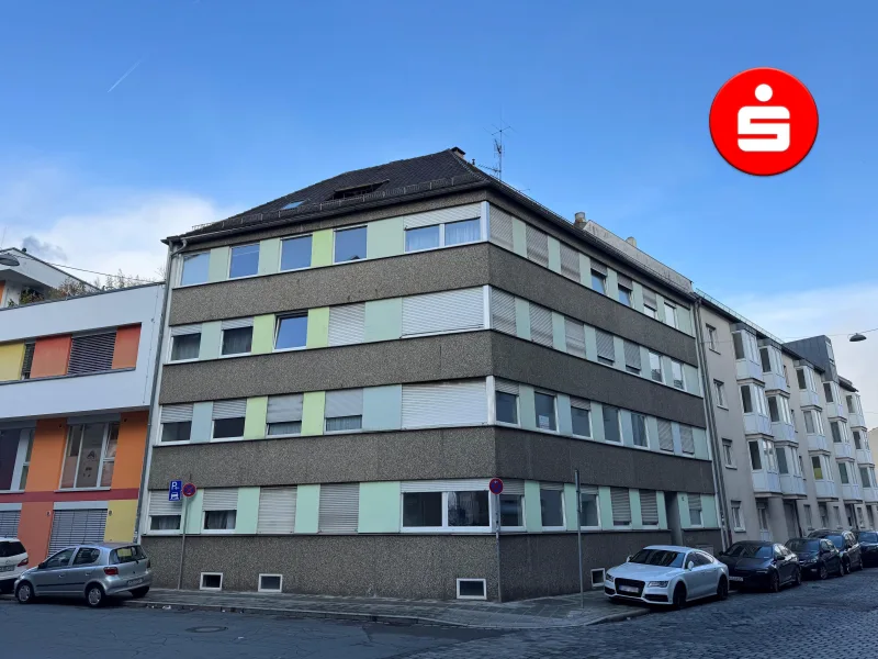 Titelbild - Wohnung kaufen in Nürnberg - Großzügige 2-Zimmer-Wohnung mit Dachloggia, Ankleide und Sauna in Nürnberg Gostenhof zur Eigennutzung oder Vermietung