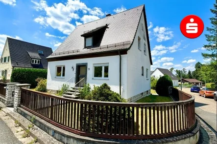 Hausansicht - Haus kaufen in Heroldsberg - Renovierungsbedürftiges EFH in Heroldsberg