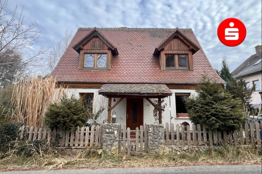 Hausansicht - Straßenseite - Haus kaufen in Altdorf - Kleines freistehendes EFH in Altdorf OT Rasch