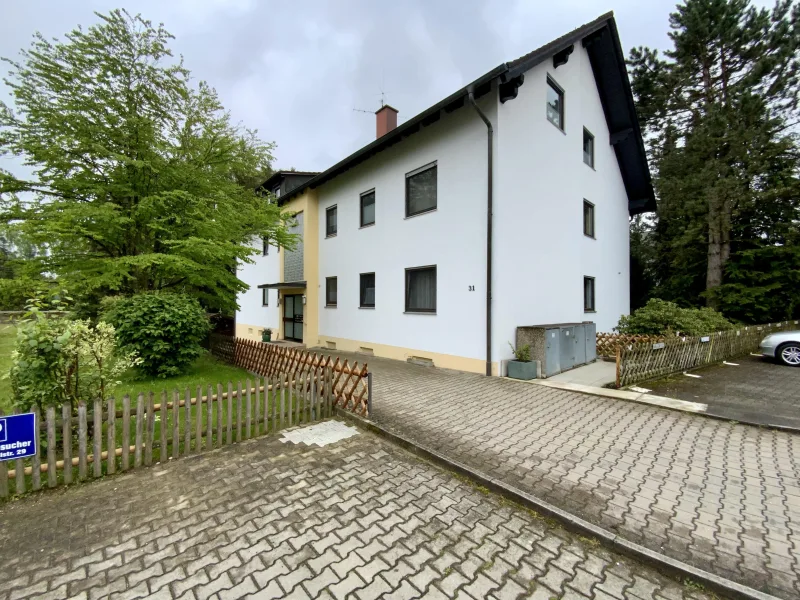 Aussenansicht - Wohnung kaufen in Bad Wörishofen - Vermietete 2-ZKB-Wohnung im Hochparterre in Bad Wörishofen