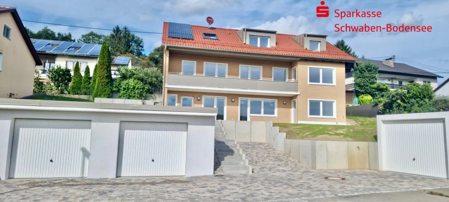 Außenansicht - Wohnung kaufen in Todtenweis - Kernsanierte, helle Wohnung mit Balkon und Terrasse