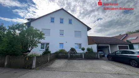 Außenstelllplatz - Wohnung kaufen in Langweid - Gemütliche Dachgeschosswohnung mit viel Platz