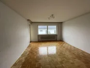 Wohnzimmer mit Zugang Balkon