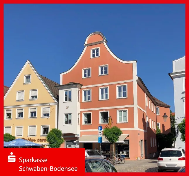 Marktplatz 32 Hausansicht - Haus kaufen in Günzburg - Geschäfts- und Wohnhaus mit Bürogebäude mitten in Günzburg