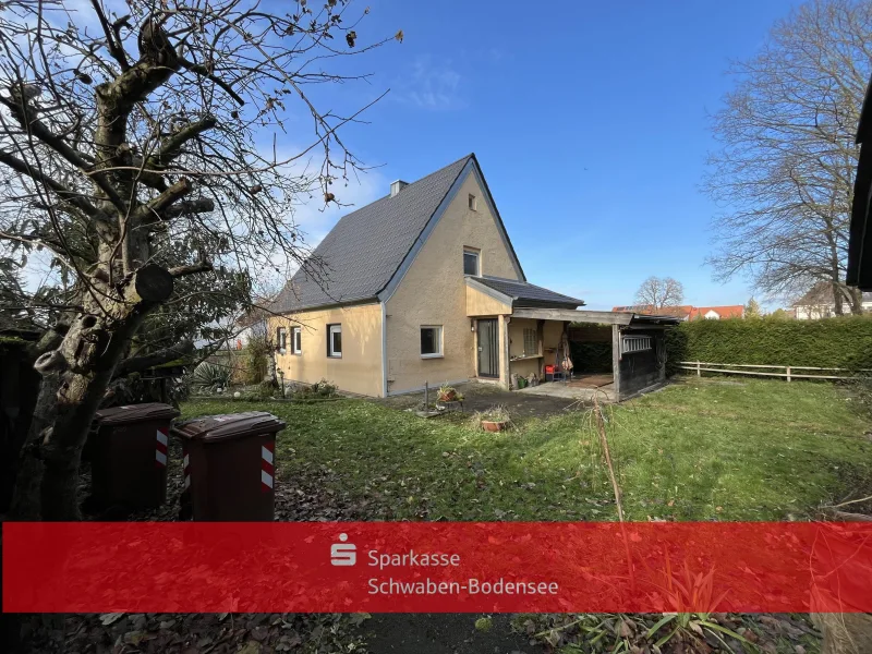 Außenansicht mit Garten - Haus kaufen in Klosterlechfeld - Einfamilienhaus will wieder zu neuem Glanz erweckt werden! 