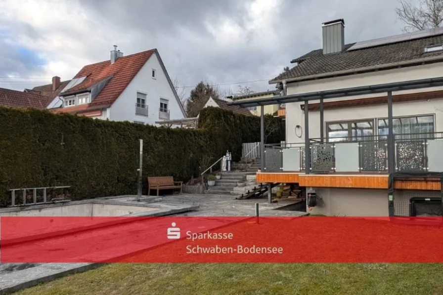 Garten und Pool - Haus kaufen in Aystetten - Ihr neues Zuhause in Aystetten: Doppelhaushälfte mit Swimming-Pool!