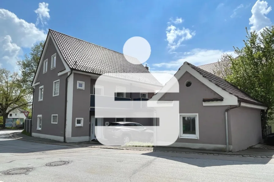 Außenansicht - Haus kaufen in Arnstorf - Kernsaniertes Stadthaus in zentraler Lage