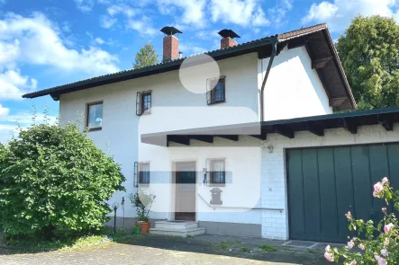 Außenansicht - Haus kaufen in Roßbach - Paradiesischer Garten mit charmanten Einfamilienhaus