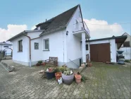 Hinteransicht Haus mit kleinem Schuppen