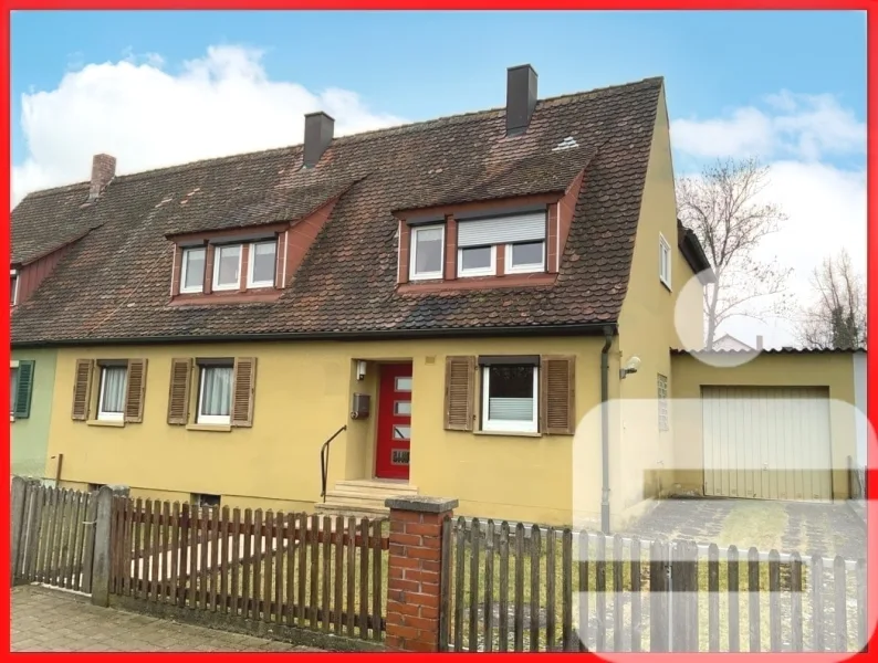 Straßenansicht - Haus kaufen in Bad Windsheim - Haus mit Garten - Machen Sie Ihren Traum vom Eigenheim wahr!