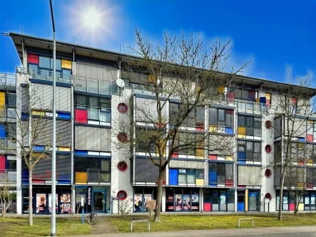 Hausansicht - Wohnung kaufen in Regensburg - Top Lage, gute Rendite!
