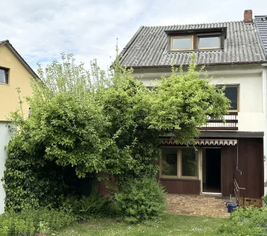 Blick zur Terrasse - Haus kaufen in Regensburg - Ein-/Zweifamilienhaus in Regensburg