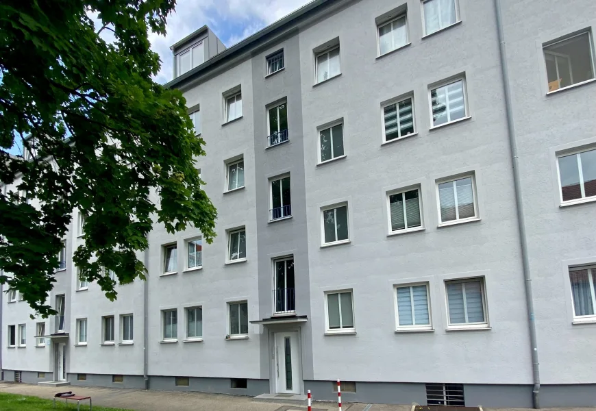 Blick zur Fassade - Wohnung kaufen in Regensburg - Wohnung in Regensburg