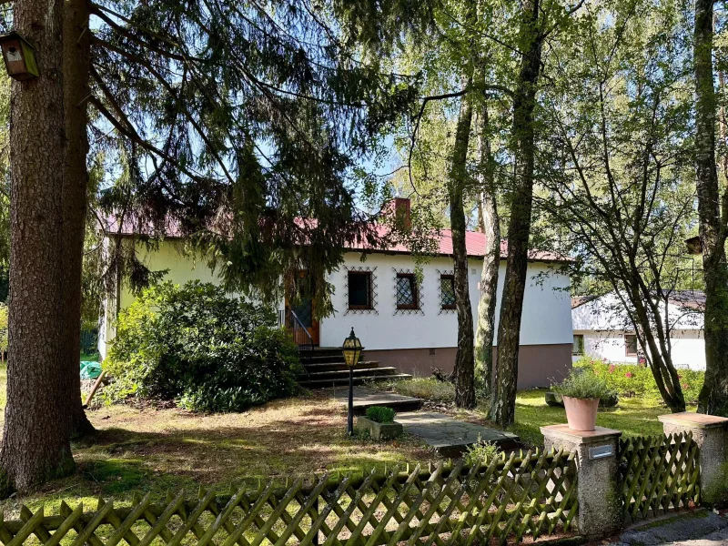 Gepflegter Bungalow - Haus kaufen in Laaber - Kurzfristig beziehbar