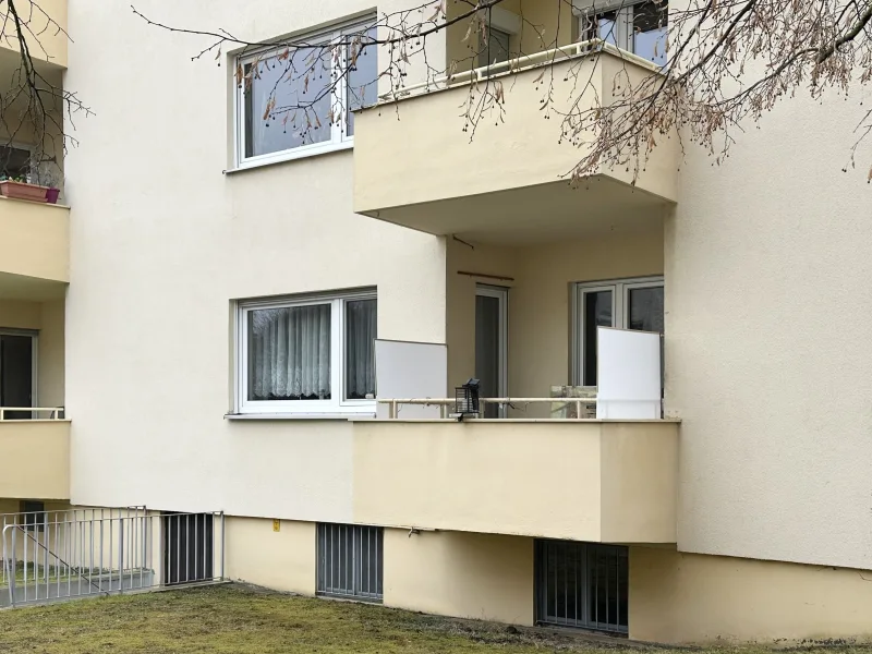 Blick zum Balkon - Wohnung kaufen in Regensburg - Wohnung in Regensburg