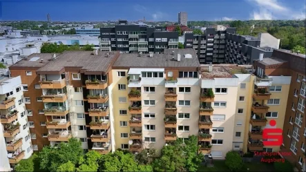 Außenansicht - Wohnung kaufen in Augsburg - renovierungsbedürftiges Penthouse, Nähe Uni