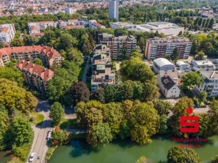Luftbild der Wohnanlage - Wohnung kaufen in Augsburg - 2-Zimmer-Wohnung, Nähe Kahnfahrt zur Kapitalanlage