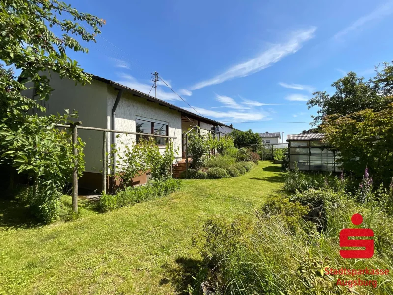 Außenansicht - Haus kaufen in Biberbach - Bungalow mit großzügigem Grundstück