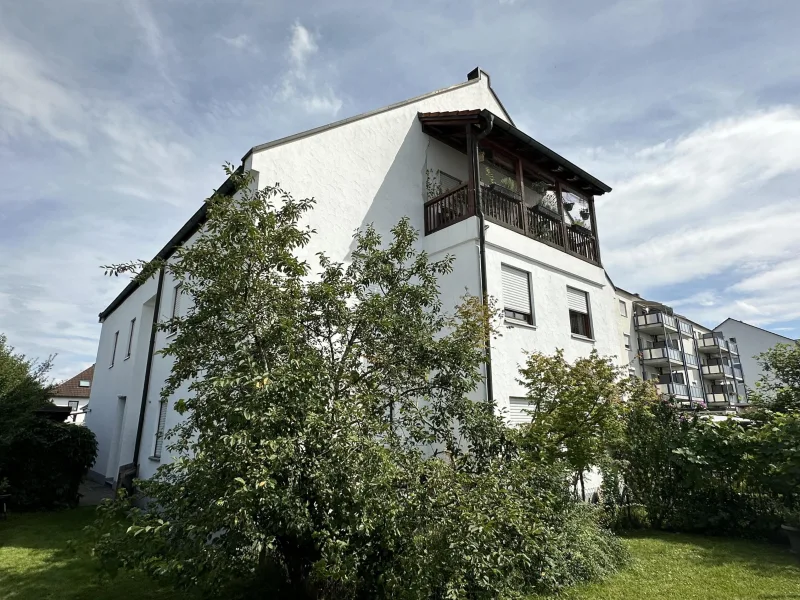 Ansicht mit Wohnungsbalkon