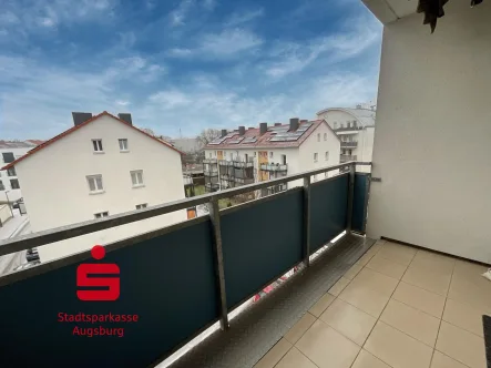 Ausblick Süd-Balkon - Wohnung kaufen in Augsburg - gepflegte 3-Zimmer-Wohnung, zentral und ruhig