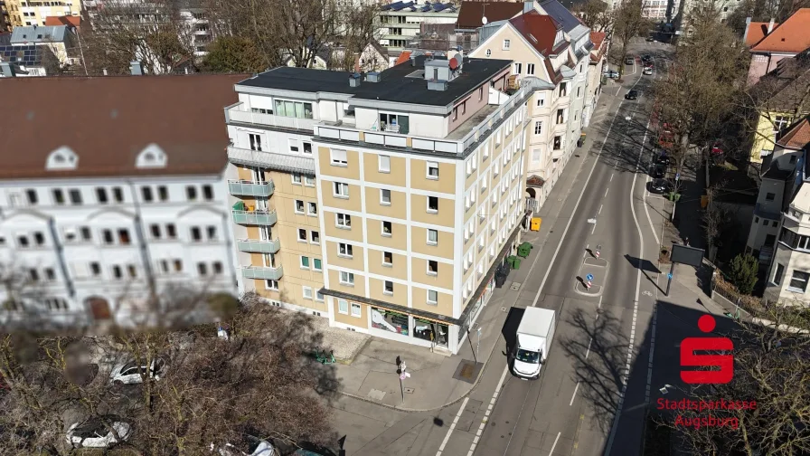 Wohnhausansicht - Haus kaufen in Augsburg - Mehrfamilienhaus im Zentrum