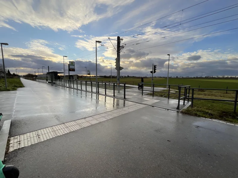 Straßenbahn ums Eck