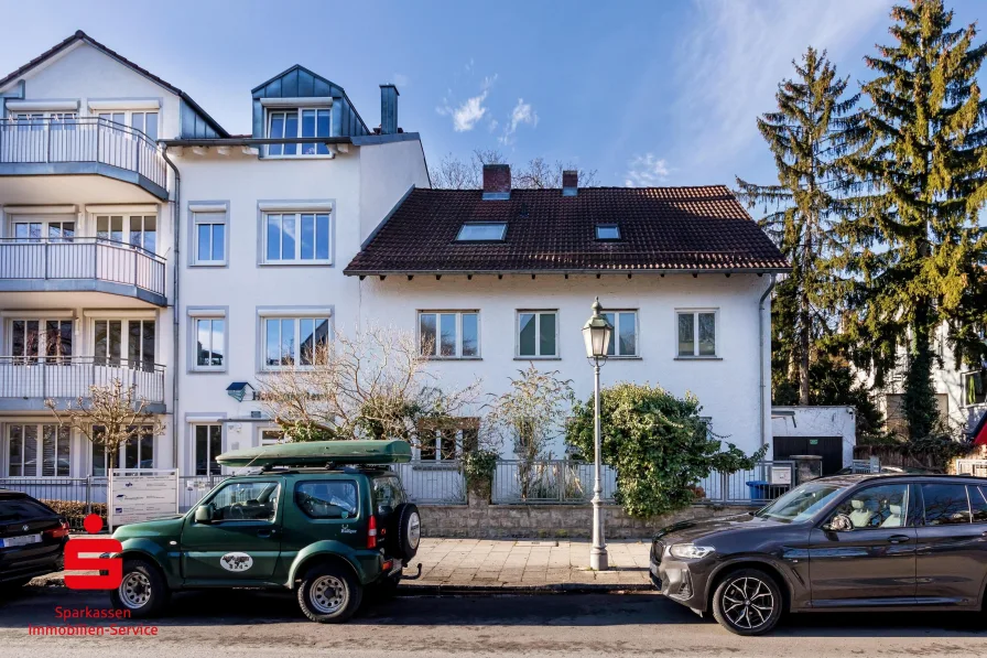 Außenansicht - Haus kaufen in München - Charmantes Einfamilienhaus mit idyllischem Garten im pulsierenden Altschwabing