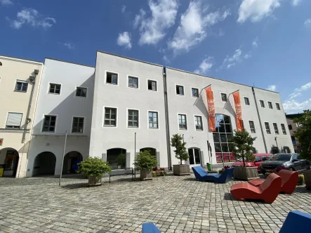 Außenansicht - Büro/Praxis kaufen in Pfarrkirchen - Ehemaliges Modehaus mit Entwicklungspotenzial