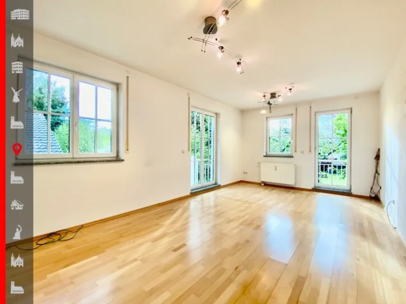 Wohnzimmer - Wohnung kaufen in München - Charmante 3-Zimmer Wohnung mit Balkonen, neuwertiger Küche und Gartenhaus in S-Bahn Nähe 