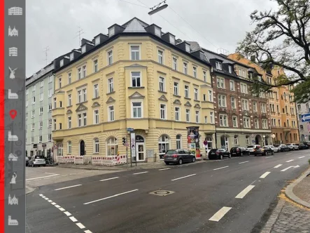 Hausansicht - Wohnung kaufen in München - Exklusive 3 Zimmer - Altbauwohnung  in Bester Lage im Lehel