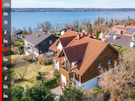 Hausansicht - Haus kaufen in Herrsching - Traumhaftes Zuhause am Ammersee: Energieeffiziente Doppelhaushälfte mit atemberaubendem Seeblick