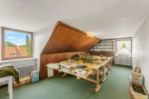 zweites Büro/ Schlafzimmer DG