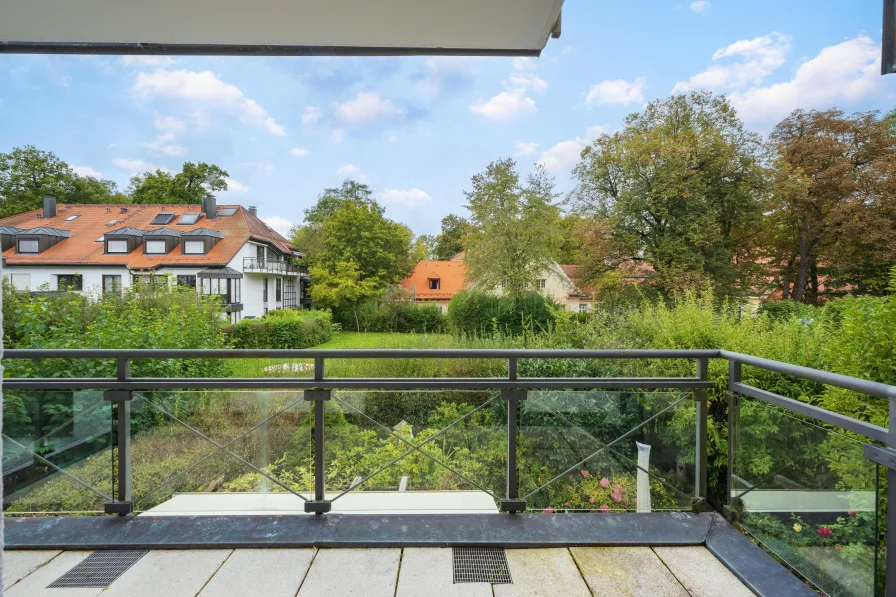 Balkon mit Gutshof-Blick