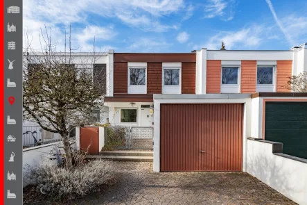 Hausansicht - Haus kaufen in München - Zum Selbstverwirklichen: Ruhig gelegenes Reihenmittelhaus nahe am Forstenrieder Park!