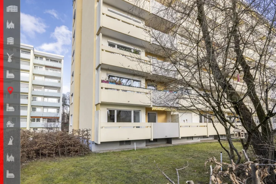 Rückansicht - Wohnung kaufen in München - Freie und frisch renovierte 3-Zimmer-Wohnung im Hochparterre zum Selbstbezug!