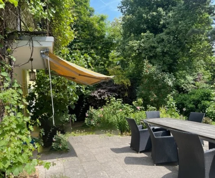 Gartenseite zur Terasse