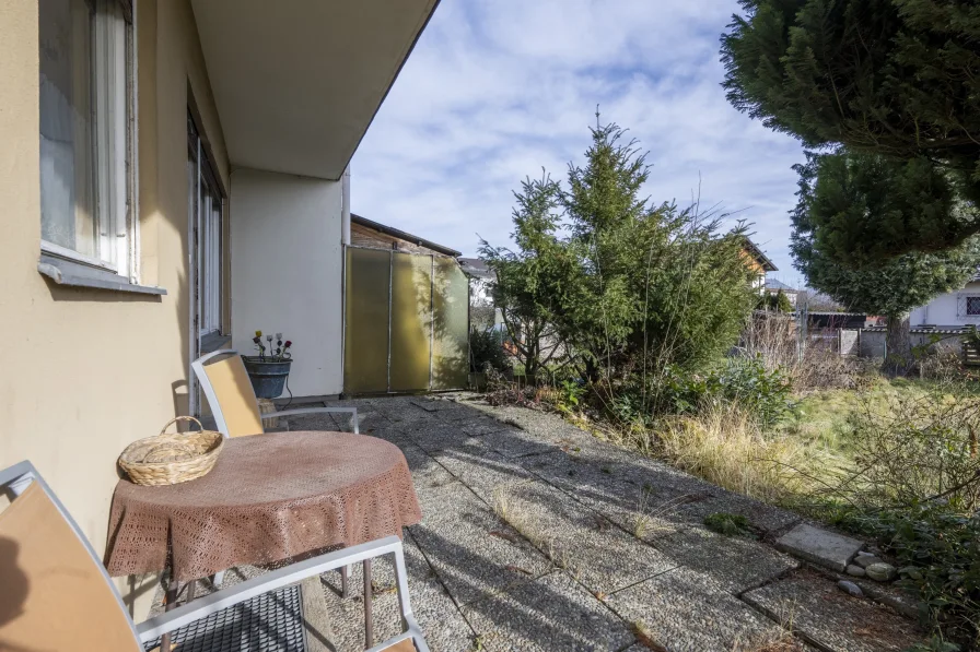 Terrasse mit schönem Garten