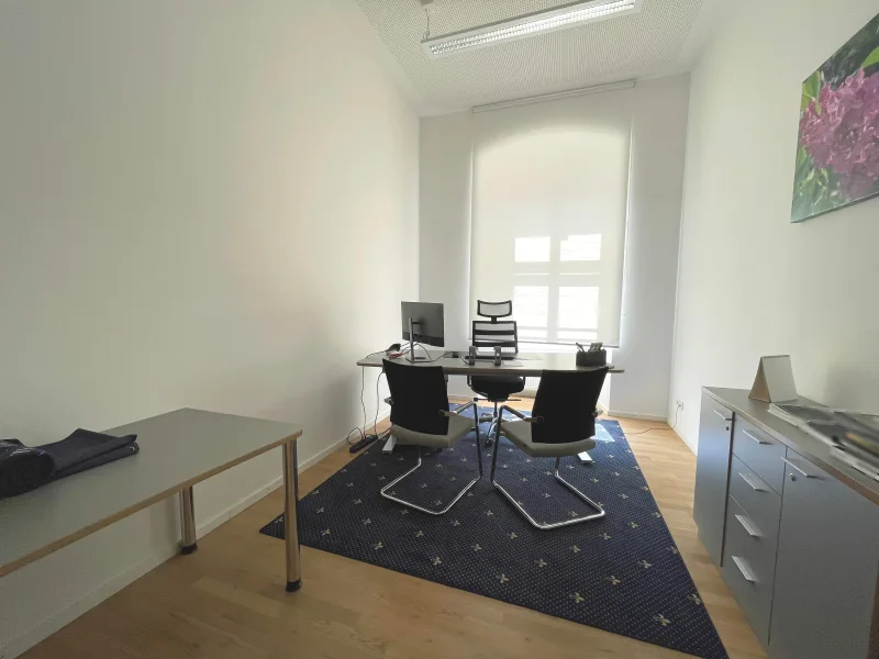 Büro 1