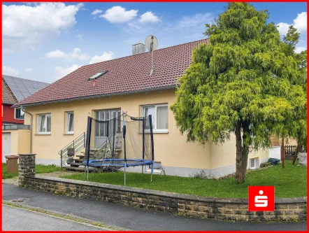 Frontansicht - Haus kaufen in Hafenlohr - Einziehen und Wohlfühlen