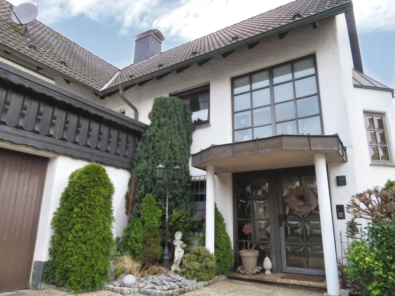 Außenansicht - Haus kaufen in Bessenbach - Top gepflegtes Wohnhaus mit Ausbaupotenzial