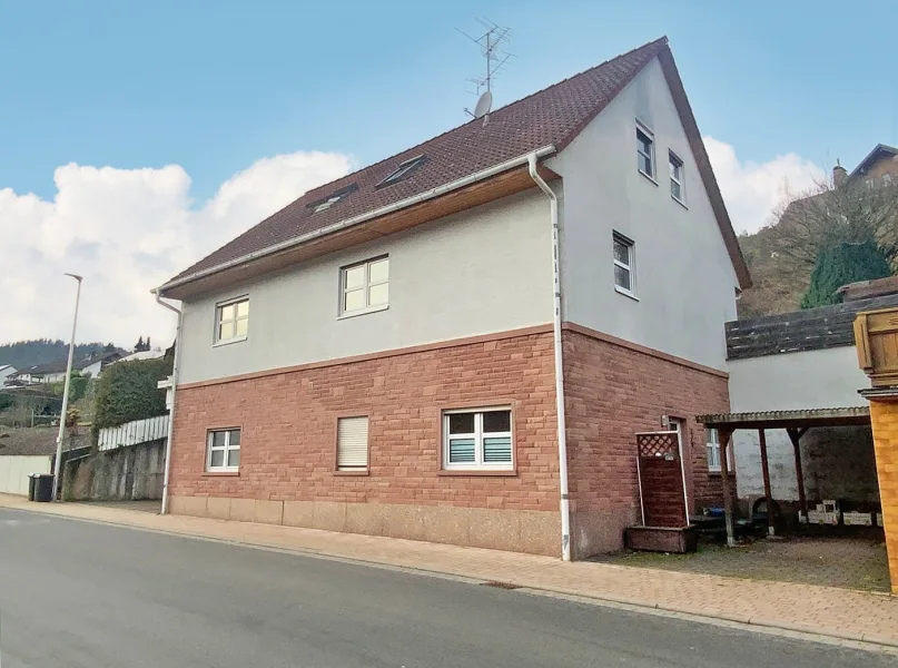 Außenansicht - Haus kaufen in Kirchzell - Gepflegtes Mehrfamilienhaus in Kirchzell
