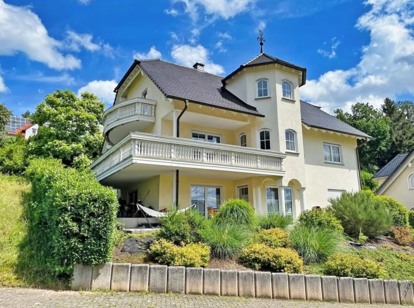 Außenansicht - Haus kaufen in Waldaschaff - Ein herrlicher Wohntraum