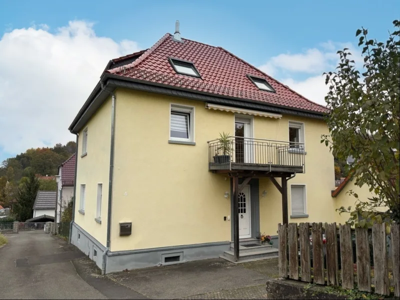 Außenansicht - Haus kaufen in Mömbris - Haus mit Geschichte in Top Zustand