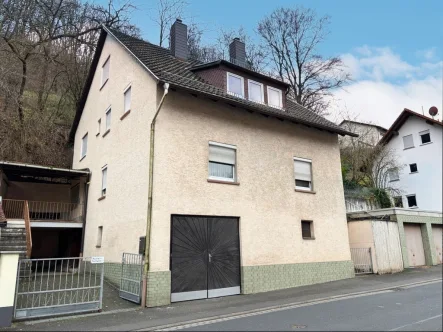 Außenansicht - Haus kaufen in Aschaffenburg -  Älteres Anwesen im Stadtteil Gailbach