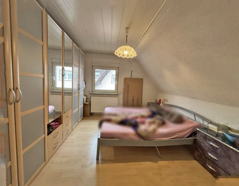 Weiteres Schlafzimmer im Dachgeschoss