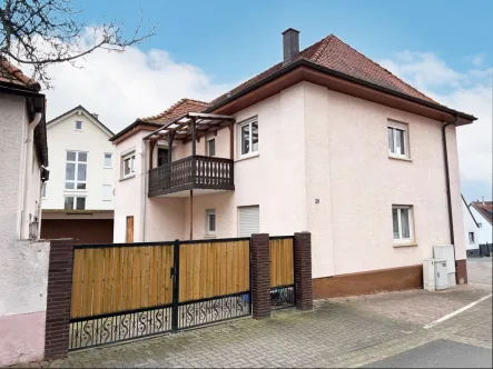 Außenansicht - Haus kaufen in Alzenau - Anwesen mit Charme sucht neue Bewohner