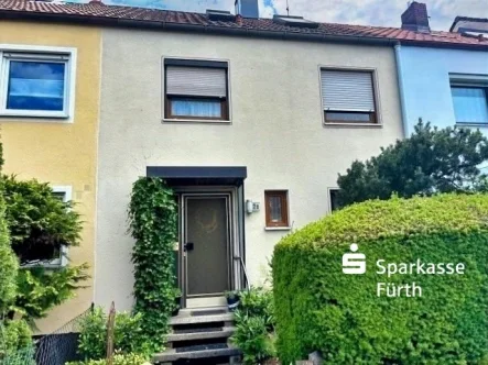 Titelbild - Haus kaufen in Fürth - Ein Paradies für Ihre Familie!