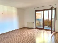 Schlafzimmer mit Zugang zum Balkon