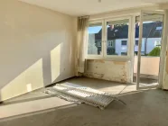 Schlafzimmer mit saniertem Balkon