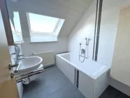 Badezimmer 1 mit Badewanne